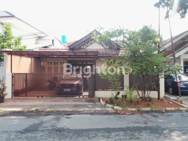image LANGKA! RUMAH 250M² PINGGIR JALAN BSD  — COCOK BUAT USAHA, LOKASI BISNIS STRATEGIS HARGA DI BAWAH PASAR! (1)