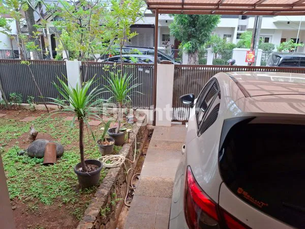 image LANGKA! RUMAH 250M² PINGGIR JALAN BSD  — COCOK BUAT USAHA, LOKASI BISNIS STRATEGIS HARGA DI BAWAH PASAR! (3)