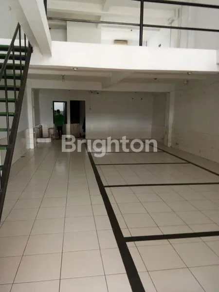 image RUMAH 2 1/2 LANTAI SUKABUMI (3)