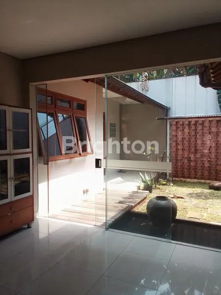 image LANGKA! RUMAH 250M² PINGGIR JALAN BSD  — COCOK BUAT USAHA, LOKASI BISNIS STRATEGIS HARGA DI BAWAH PASAR! (8)