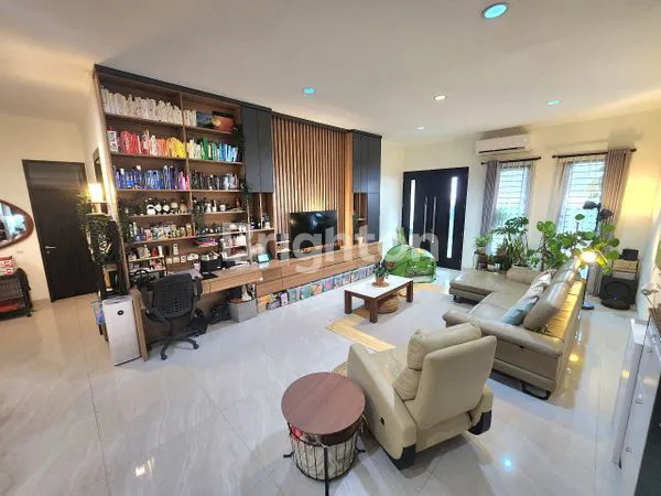 image RUMAH MEWAH DAN ASRI LOKASI STRATEGIS DI KEMANGGISAN, SLIPI. (7)