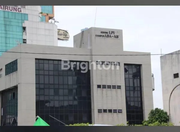 GEDUNG 5 LANTAI MATRAMAN JAKARTA TIMUR
