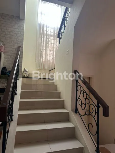 image RUMAH DI CLUSTER ALLICANTE GADING SERPONG  (7)