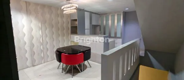 image RUMAH STRATEGIS SIAP HUNI PINGGIR JALAN, BARU RENOVASI, 4 LANTAI , TAMAN RATU, DEKAT GREENVILLE DEKAT TANJUNG DUREN, KEBON JERUK JAKARTA BARAT (3)