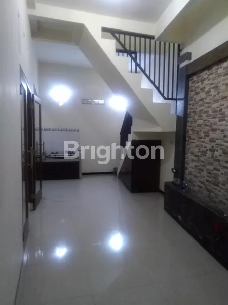 image RUMAH 2 LANTAI SEMI-FURNISH DI GRAHA PUNTADEWA DEKAT BANDARA (5)