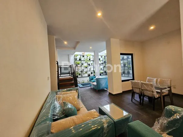 image RUMAH MODERN MINIMALIS 2 LANTAI DENPASAR (6)