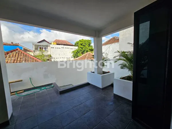 image RUMAH MODERN MINIMALIS 2 LANTAI DENPASAR (5)