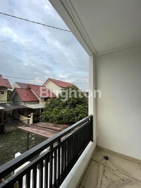 image RUMAH TERMURAH DESIGN MODERN 2 LT GRIYA GANDARIA JAGAKARSA JAKARTA SELATAN BEBAS BANJIR (8)