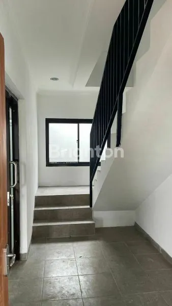 image SATU UNIT RUMAH KEKINIAN DENGAN DESAIN MODERN MINIMALIS DAN SIAP HUNI YANG LOKASINYA DI SAYAP SETIABUDI BANDUNG UTARA  (3)