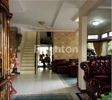 image RUMAH MEWAH DEKAT  BUNDARAN METRO MARGAHAYU , JALAN UTAMA  PUSAT KULINER (3)