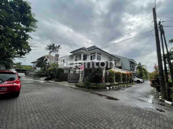 image RUMAH MEWAH DEKAT  BUNDARAN METRO MARGAHAYU , JALAN UTAMA  PUSAT KULINER (1)