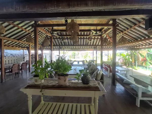 image OVER KONTRAK BANGUNAN EX RESTO DAN COFFEE SHOP FULLY FURNISHED SELUAS 700M² DI KEROBOKAN (4)