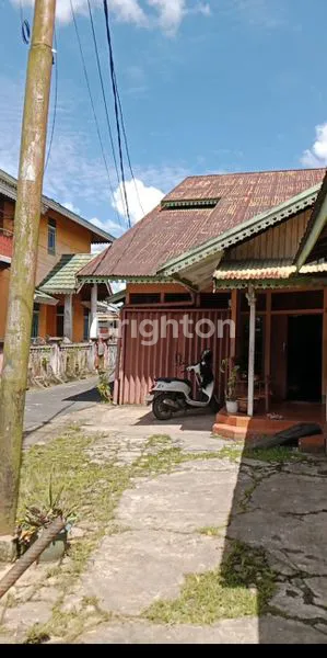 image RUMAH STRATEGIS  DIJALAN PARIT H HUSEIN 1 SAMPING GANG SEJAHTERA (1)
