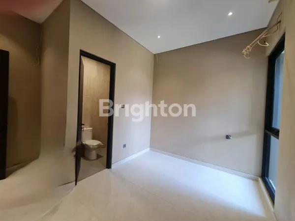 image RUMAH MEWAH BARU ,NYAMAN DAN SIAP HUNI  DI KEBAYORAN RESIDENCE., BINTARO (8)