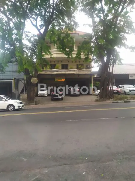 image RUKO 3 LANTAI BANGUNAN MEWAH DAN BESAR PINGGIR JL RAYA BY PASS GATSU TIMUR (2)