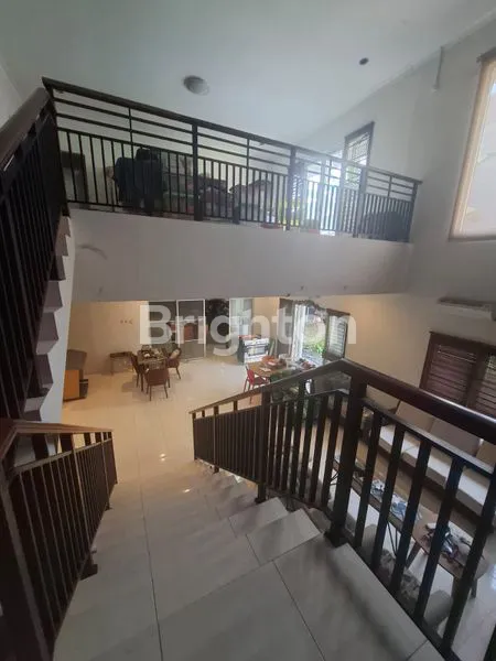 image RUMAH MEWAH 2 LANTAI MONACO KOTA WISATA - LT 331M² PREMIUM (3)