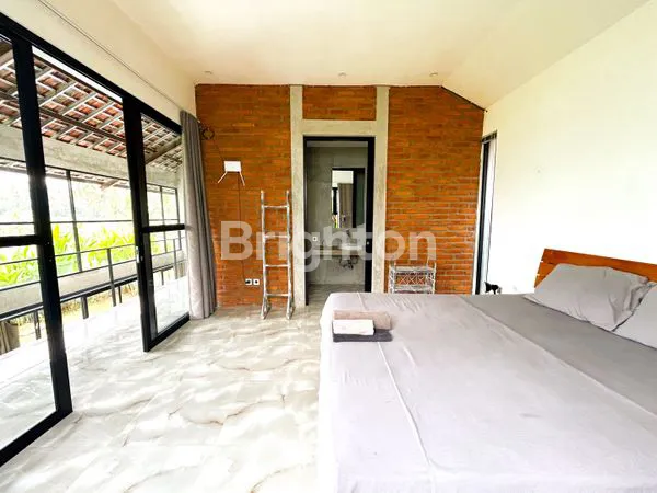 image 3 BR INDUSTRIAL VILLA WITH UNOBSTRUCTED RICEFIELD VIEW IN UBUD (7)