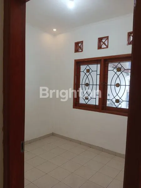 image RUMAH CLUSTER DEKAT PAKUWON MALL PEKAYON DI GRIYA METROPOLITAN ESTATE BEKASI SELATAN (5)