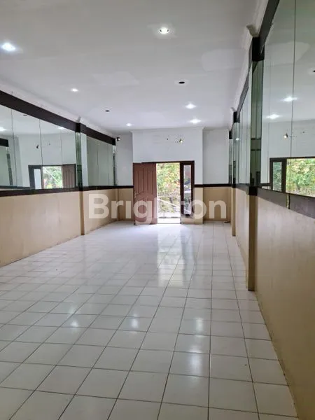 image RUKO PREMIUM 3 LANTAI STRATEGIS DI RAYA DARMO BARU SURABAYA (2)