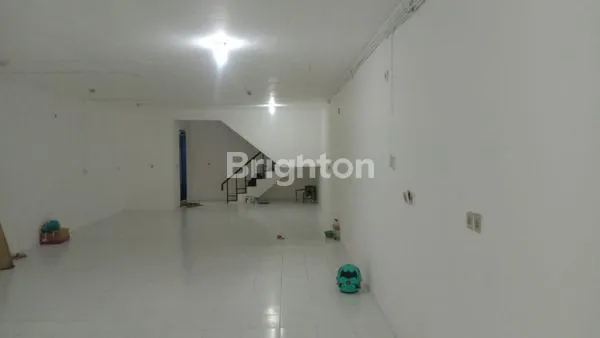 image RUKO STRATEGIS 2 LANTAI JATI KEPUH HADAP TIMUR SIAP PAKAI (4)