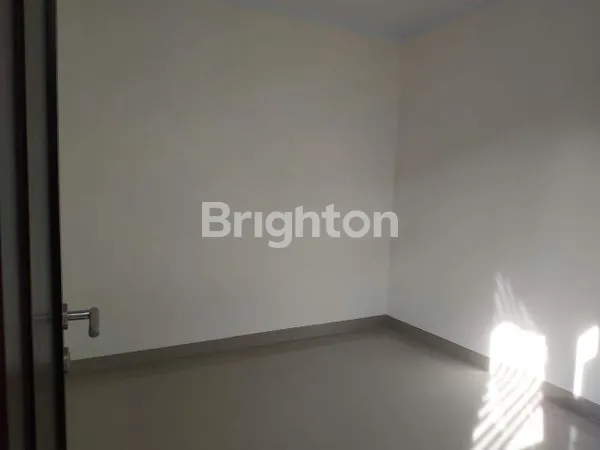 image RUMAH MEWAH 2 LANTAI DALAM PERUMAHAN ELITE DI JALAN IMOGIRI BARAT (7)