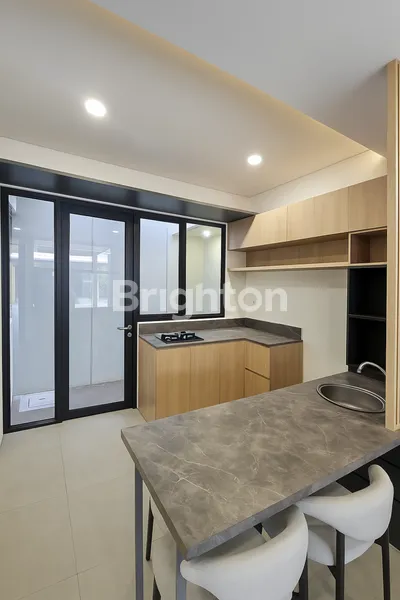 image JANGAN SAMPAI MENYESAL! RUMAH FULL FURNISHED BARU, 3KT + 3KM & CARPORT DI GADING SERPONG – RP 2,3 M NEGO! (3)