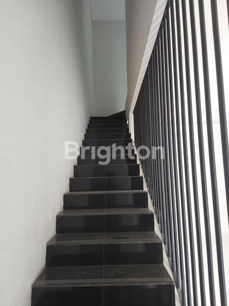 image RUMAH 2 LANTAI MINIMALIS BARU LEBAK ARUM (6)