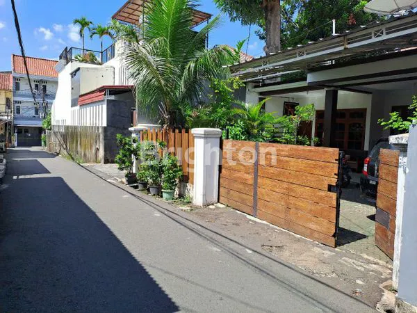 image RUMAH SIAP HUNI LOKASI STRATEGIS, BANGUNAN KOKOH DAERAH MENTENG DALAM-TEBET, JAKARTA SELATAN (5)