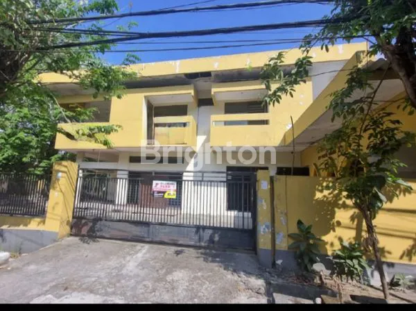 image DISEWAKAN RUMAH BESAR DI TENGAH KOTA SURABAYA AREA KOMERSIAL DEKAT JALAN DIPONEGORO RAYA DARMO  (1)