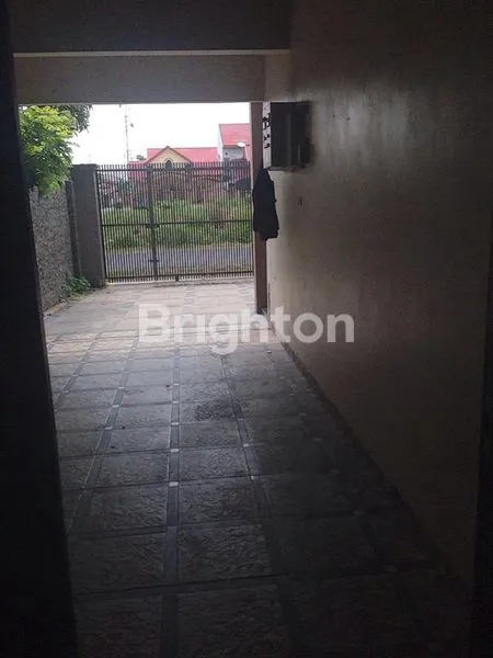 image RUMAH MEWAH 2 LANTAI DI PEKANBARU (3)