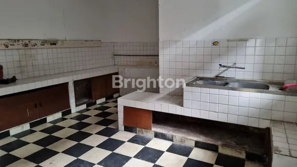 image RUMAH POJOK 2 LANTAI DI JL. BOGOR MALANG (5)