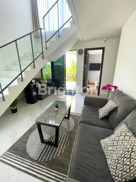 image RUMAH HOOK MODERN TROPICAL 3LT DI EONNA CLUSTER AERRA (4)