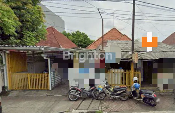 RUMAH HITUNG TANAH  LOKASI STRATEGIS TENGAH KOTA DEKAT RKZ DIPONEGORO KUTAI NGAGEL MAYJEND SUNGKONO RAYA DARMO DR SOETOMO CIPUTRA WORLD