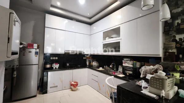 image RUMAH METRO PERMATA BANGUNAN MINIMALIS MODERN 3,5 LANTAI SEMI FURNISH SIAP DIHUNI (4)