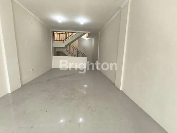 image RUKO PREMIUM 3.5 LANTAI DEKAT MALL CITRALAND, SIAP PAKAI! (8)