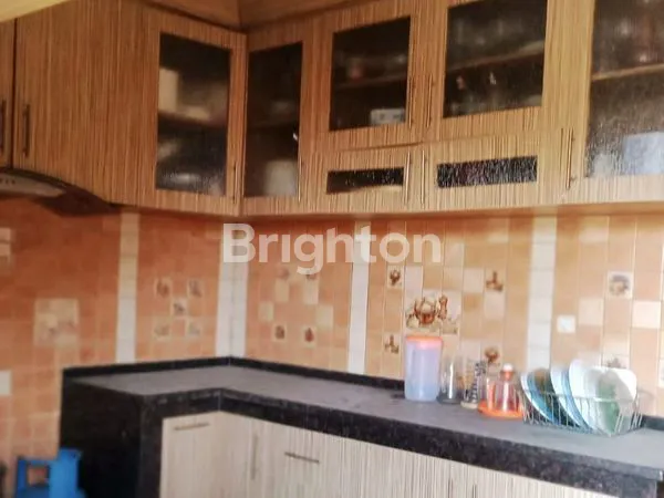 image RUMAH SIAP HUNI 2,5 LANTAI  DI PERUMAHAN BARATA, KARANG TENGAH CILEDUK (3)