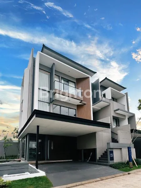 image NEW, RUMAH 3 LANTAI 3 KAMAR TIDUR DI CLUSTER KELIMUTU ASYA (1)