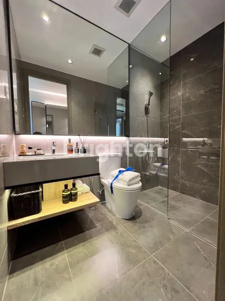 image NEW, RUMAH 3 LANTAI 3 KAMAR TIDUR DI CLUSTER KELIMUTU ASYA (6)