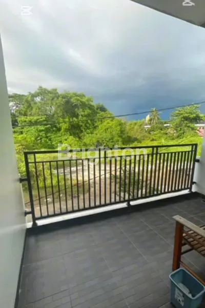 image RUMAH MEWAH 2 LANTAI SEMI-MINIMALIS DI JL. AYANI - DEKAT DPRD (8)