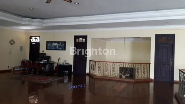 image MEWAH TERAWAT 2 LANTAI STRATEGIS DEKAT MERR DAN GALAXY MALL DAN ITS (4)