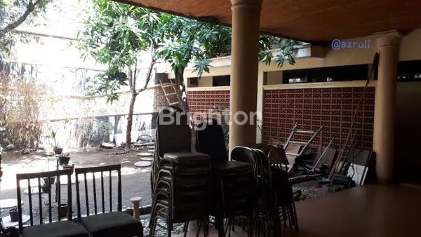 image MEWAH TERAWAT 2 LANTAI STRATEGIS DEKAT MERR DAN GALAXY MALL DAN ITS (3)