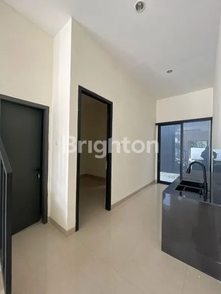 image RUMAH BARU SIAP HUNI DI RUNGKUT (5)