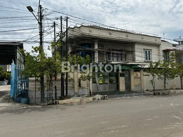 image SUPER STRATEGIS! RUMAH HOOK DI MUARA KARANG (1)