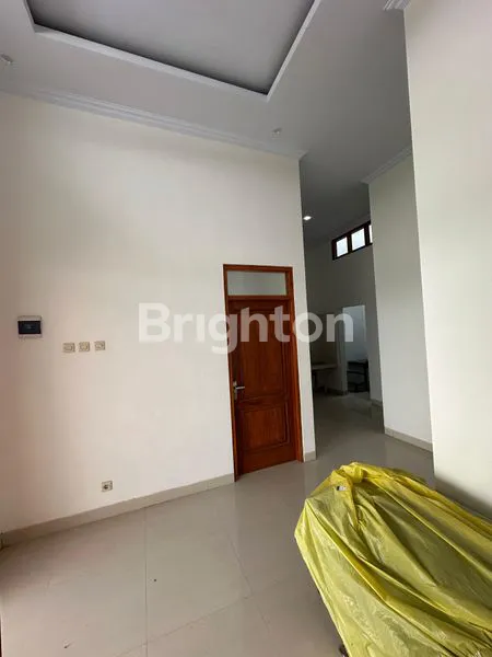 image DISEWAKAN RUMAH SIAP HUNI DI SOLOBARU, SUDAH DAPAT AC, KONDISI BAGUS!! ISTIMEWA (2)