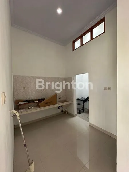 image DISEWAKAN RUMAH SIAP HUNI DI SOLOBARU, SUDAH DAPAT AC, KONDISI BAGUS!! ISTIMEWA (6)