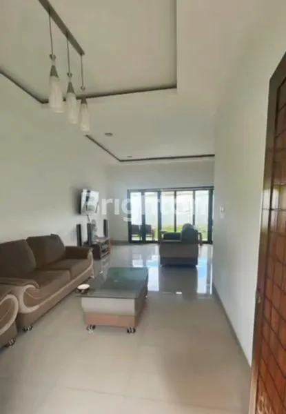 RUMAH MEWAH JALAN A. YANI PARIS 2  PONTIANAK SIAP HUNI