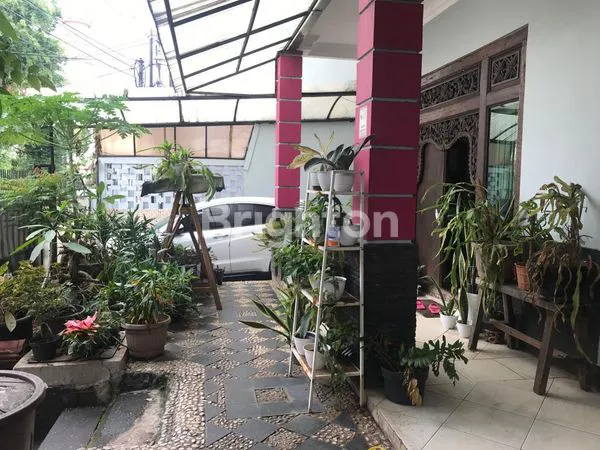 image DIJUAL 2 RUMAH STRATEGIS DAN NYAMAN DI TEBET DALAM, JAKARTA SELATAN (2)