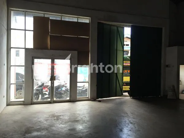 image GUDANG STRATEGIS SURABAYA (2)