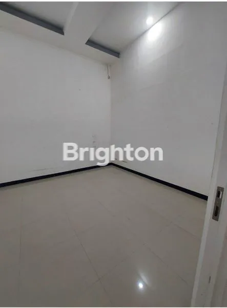 image RUMAH USAHA 2 LANTAI KOTA MOJOKERTO  (2)