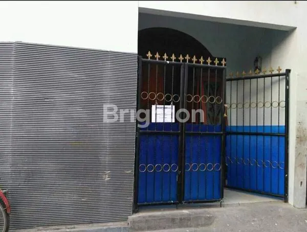 image RUMAH SELANGKAH KE PASAR POGOT DI SURABAYA (2)